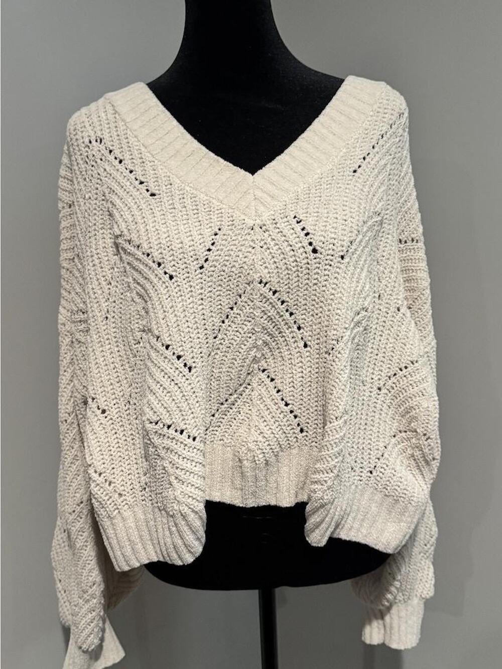 American Eagle Outfitters Sweater Womens Large White Open Knit V Neck Dolman